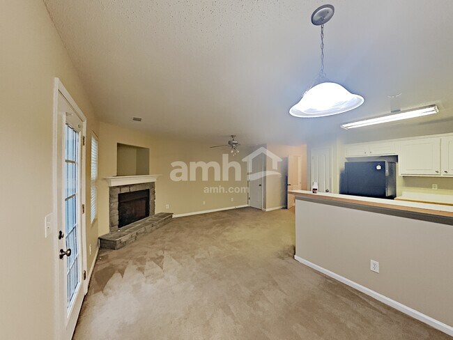 Building Photo - 1428 Box Circle