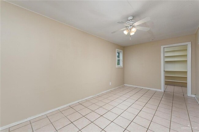 Building Photo - 2625 Village Dr