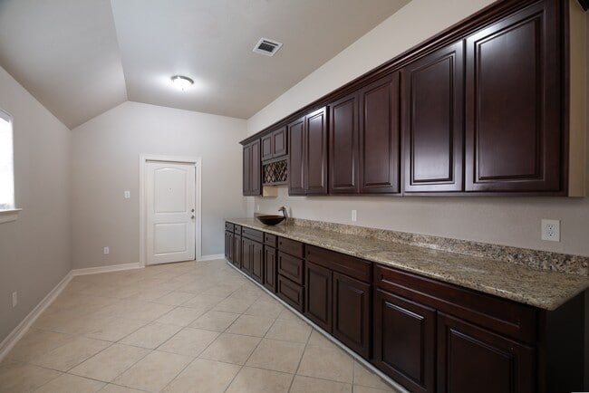 Building Photo - 198 Hearthshire Cir