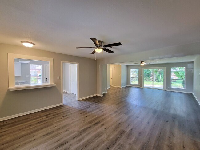 Building Photo - 3919 Hickok Ln