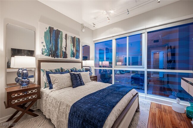 Building Photo - 4525 Dean Martin Dr