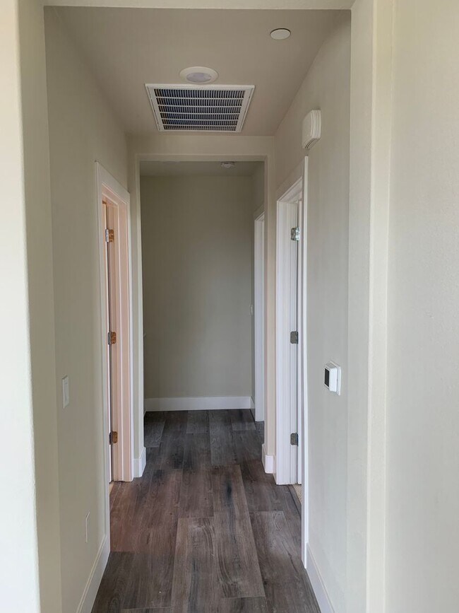 Building Photo - Luxury Apartment in The Cannery
