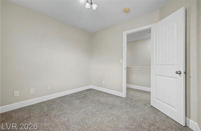 Building Photo - 9444 Fort Connah Ct