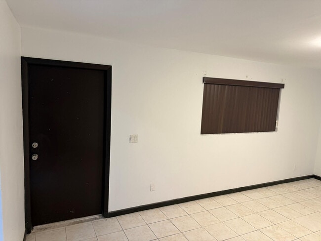 Building Photo - 429 NW 15th Ave