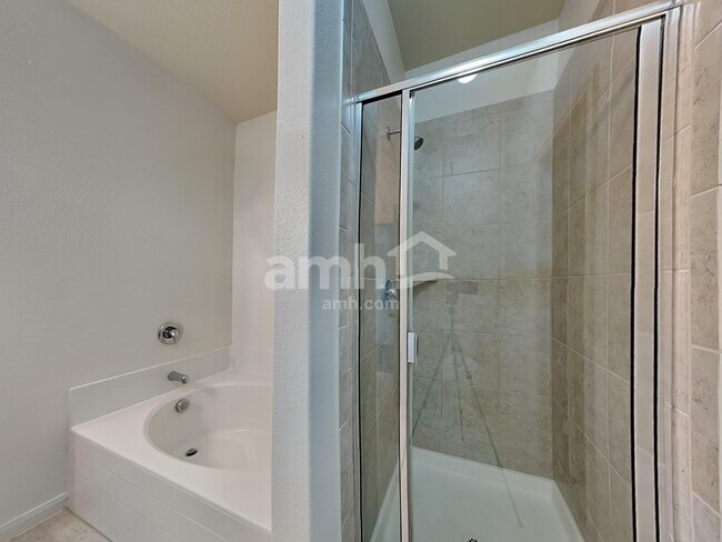 Building Photo - 1544 Park Trails Blvd