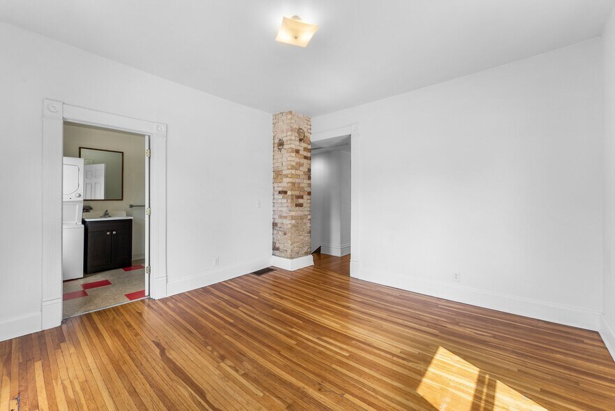 Living room with entry to bathroom - 2559 Aldrich Ave S