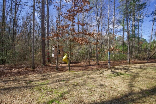 Building Photo - Spacious 5-Bedroom Home with 3 Full Bathrooms in Carthage, NC - Perfect for Your Family!