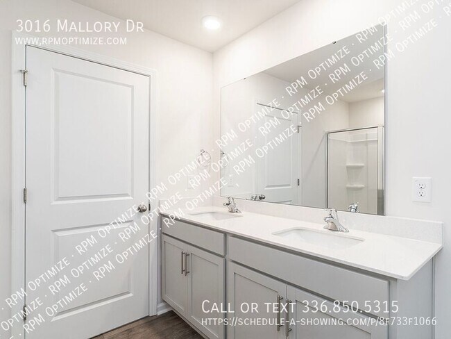 Building Photo - 3016 Mallory Dr