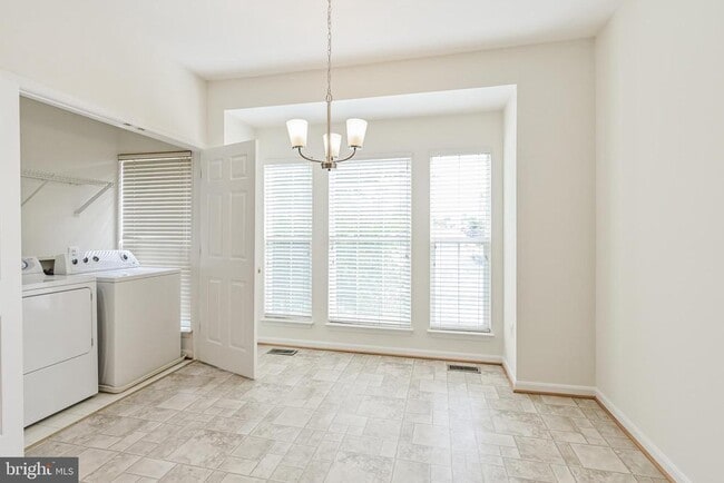 Building Photo - 8373 Millwood Dr