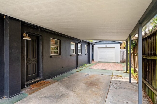 Building Photo - 314 W Alva St