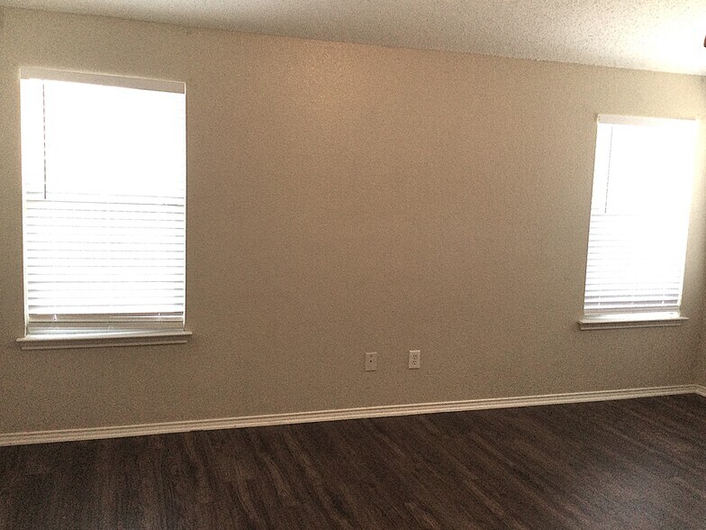 Building Photo - 6708 Lake Jackson Dr