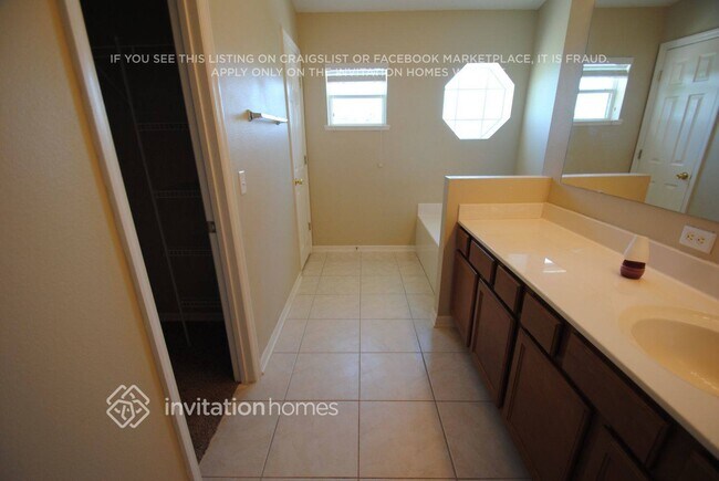 Building Photo - 5311 Silver Thistle Ln
