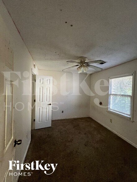 Building Photo - 4923 Autumn Cir