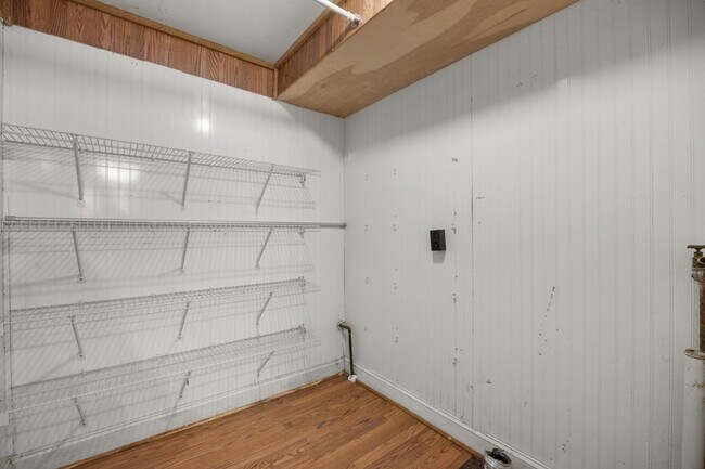 Building Photo - 1204 Fontana Ave