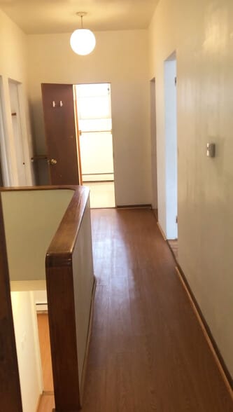 Building Photo - 15 Ashford St