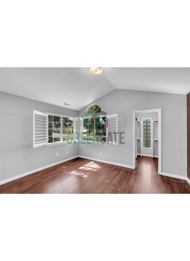 Building Photo - Lovely 3 Bedroom Home in Modesto MUST SEE!