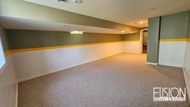 Building Photo - FREE July Rent for this Quiet, Four Bedroo...
