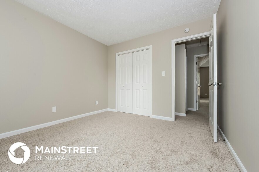 Building Photo - 18 Oakdale Dr