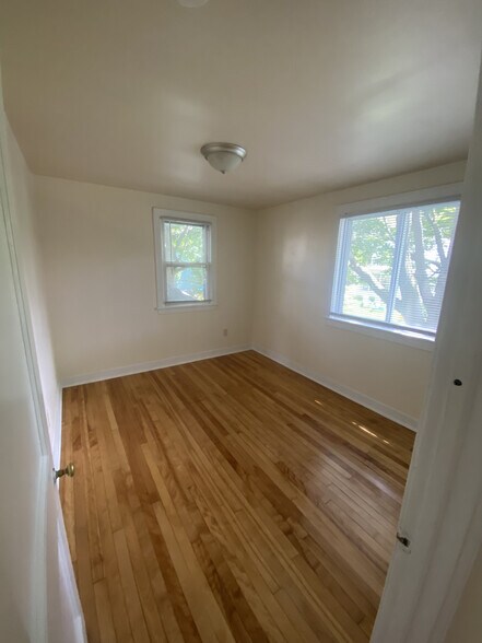 Building Photo - 33 Brookes Ave