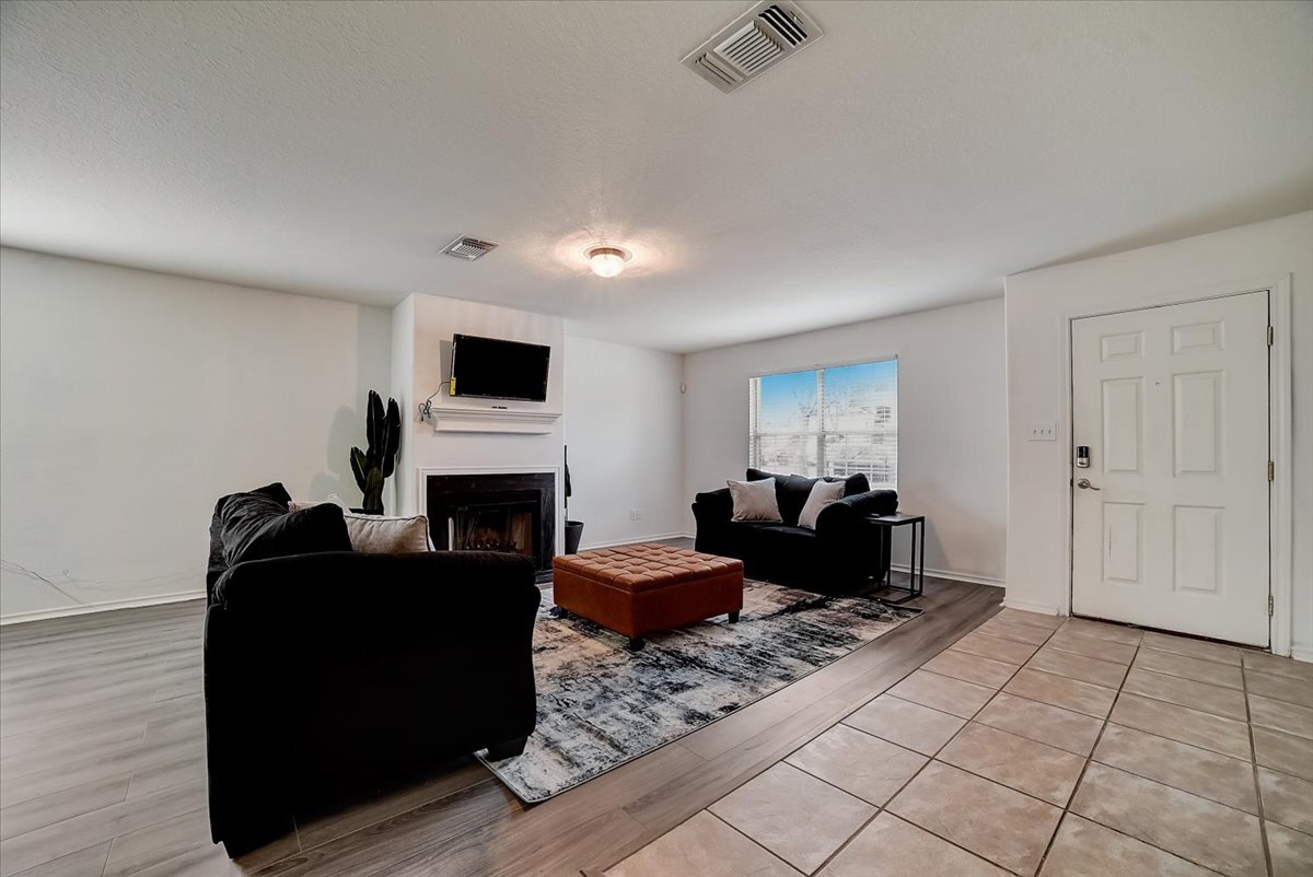 Building Photo - 8823 Veranda Ct