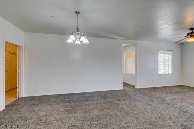 Building Photo - 6868 Sky Pointe Dr