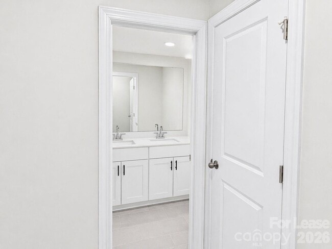 Building Photo - 2019 Red Ash Dr