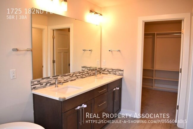 Building Photo - 1725 182nd Pl SW