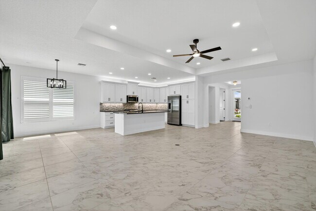 Building Photo - 12347 SW Compass Pt Dr