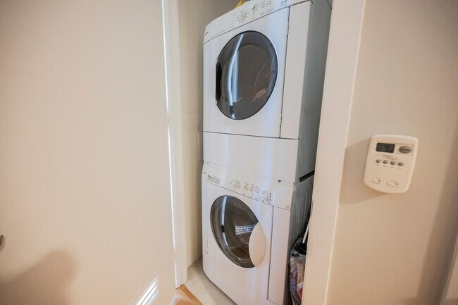 Building Photo - Arts District- Downtown Las Vegas~Luxury furnished condo now available!