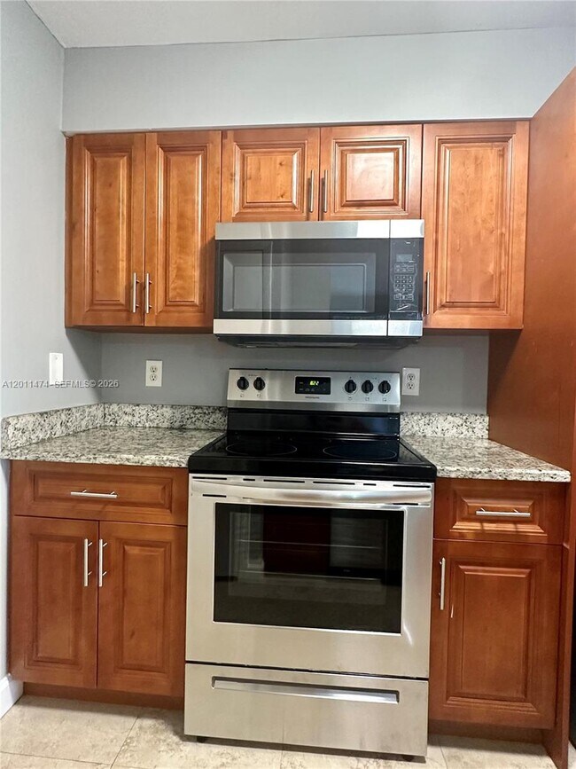 Building Photo - 2841 N Oakland Forest Dr