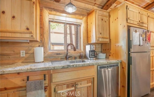 Building Photo - 1793 Columbine Dr