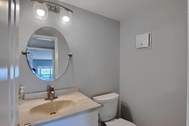 Building Photo - 3069 Exeter