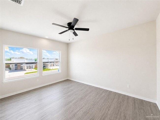 Building Photo - 4213 Hummingbird Ave