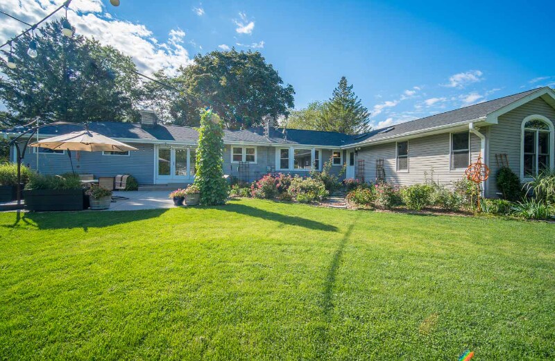 Building Photo - 10254 N Sunnycrest Dr