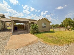 Building Photo - Cute Efficiency Studio Style Home in Shawnee!