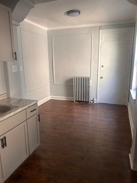 Building Photo - 5244 S Drexel Ave