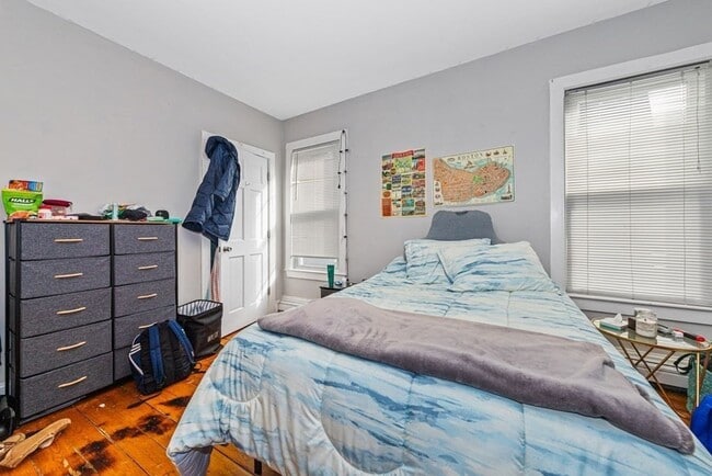 Building Photo - Mission Hill 5-Bed