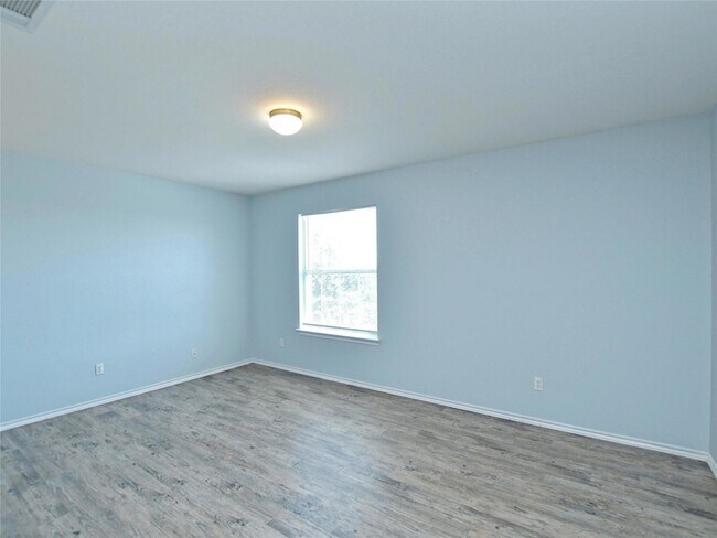 Building Photo - 303 Banner Ave