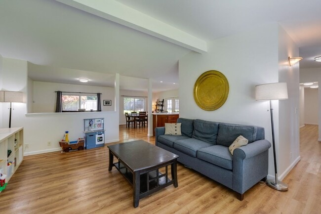Building Photo - 3Bd/2Ba Kenmore House