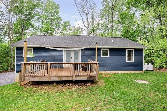 Building Photo - 293 Red Bud Ln