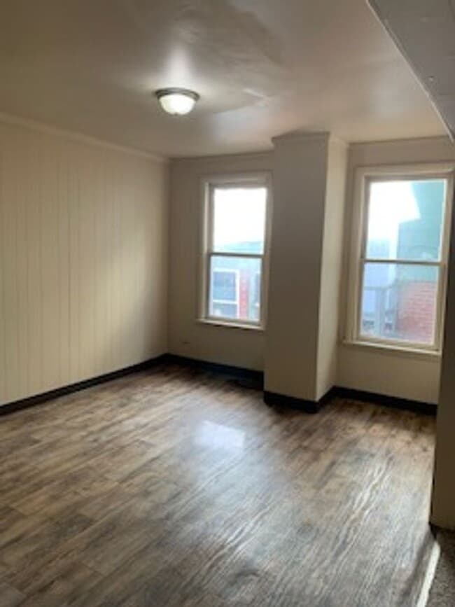 Building Photo - 413 Third