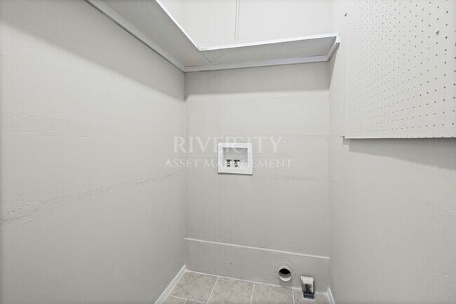 Building Photo - SECTION 8 WELCOMED!!!!!! NEWLY RENOVATED HOME IN FRAYSER!