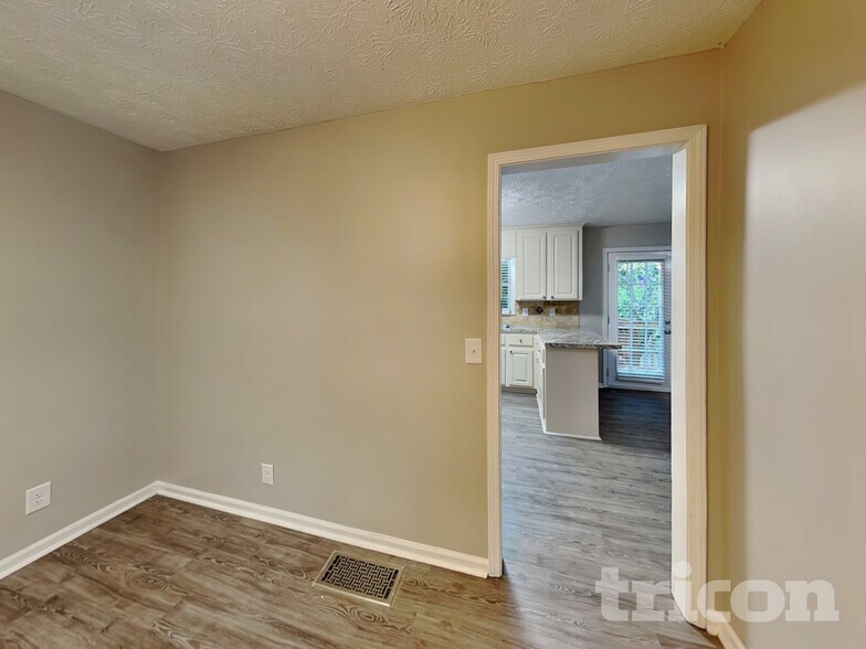 Building Photo - 145 Victoria Station