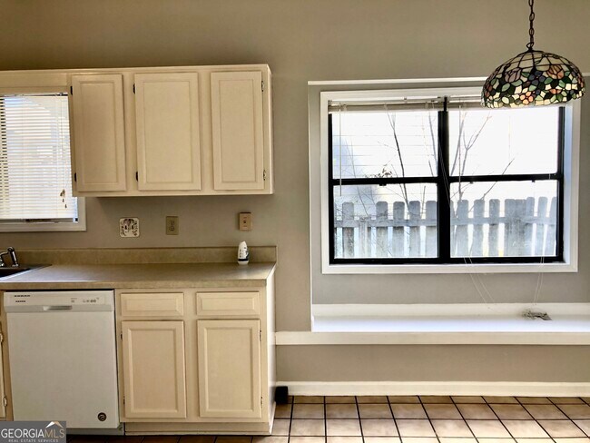 Building Photo - 125 Colony Run