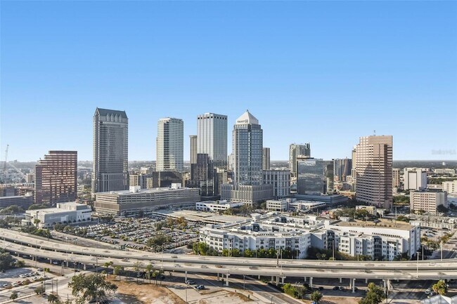 Building Photo - 1000 Water St