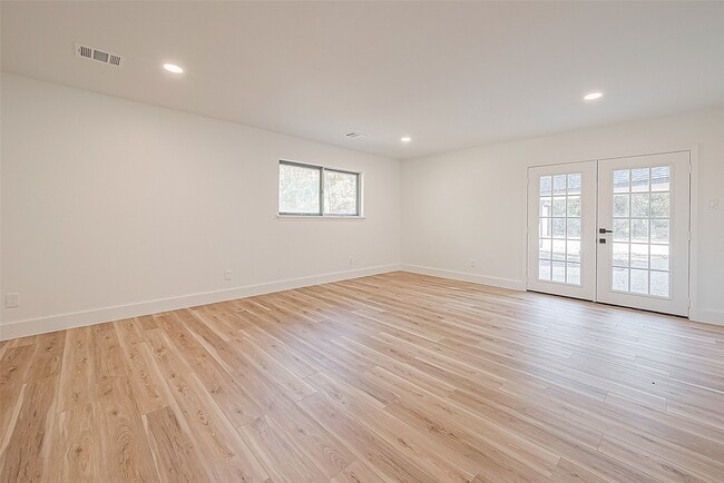 Building Photo - 811 Lemm Ct