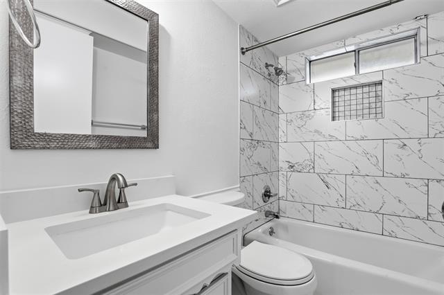 Building Photo - 7351 Wellcrest Dr