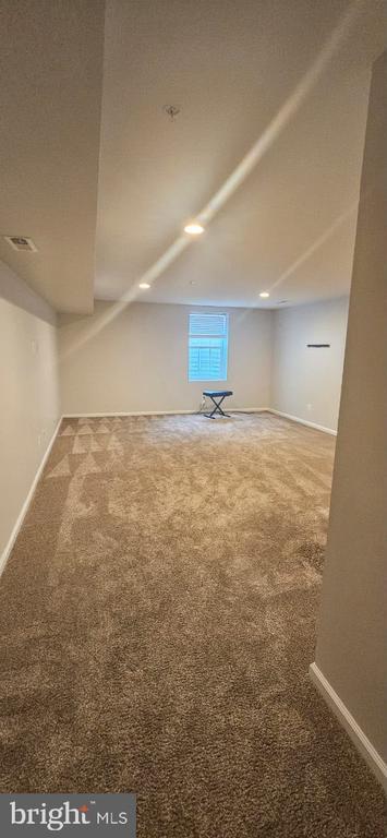 Building Photo - 6423 Beechfield Ave