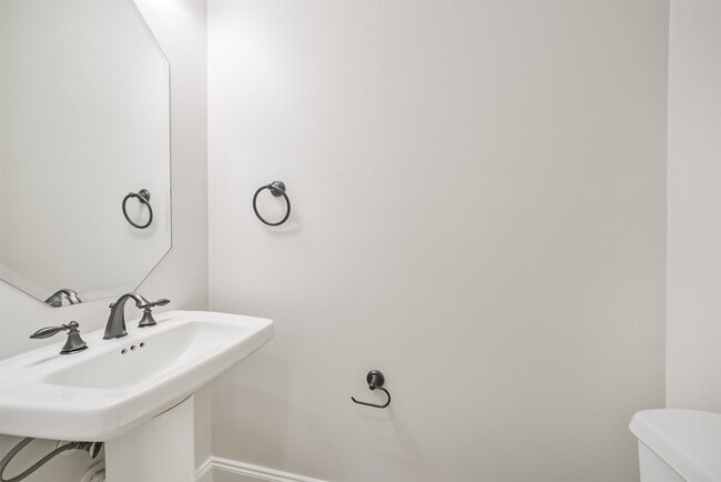 Building Photo - 3077 Dee's Cir