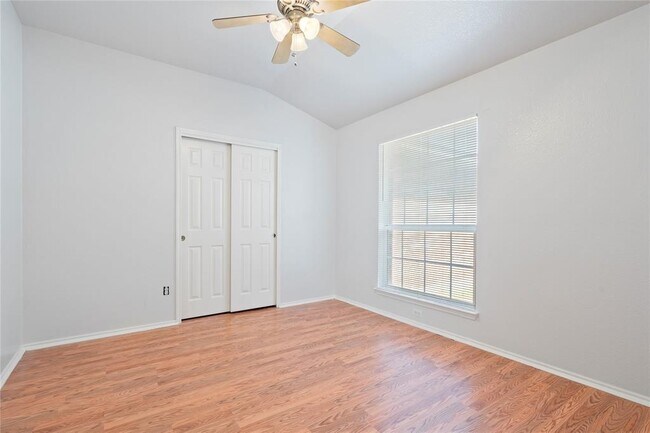 Building Photo - 3307 Blue Ridge Dr